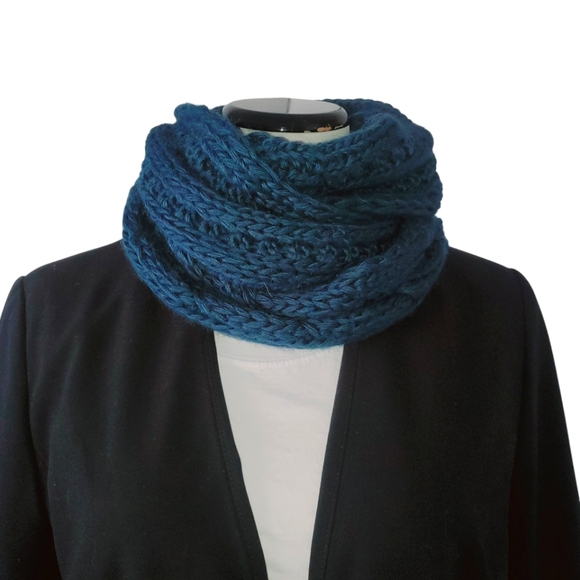 THE NORTH FACE Dark Teal Alpaca Blend Chunky Cable Knit Sweater Scarf Unisex - Picture 4 of 7